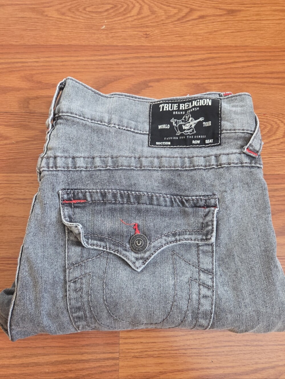 True Religion Jeans men's 38 Ricky Fit 39x32 Gray Light Wash Red Stitching